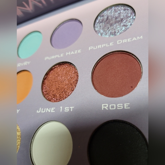 Illuminati X Isa & OPV Beauty Spotlight Palettes - Picture 6 of 16